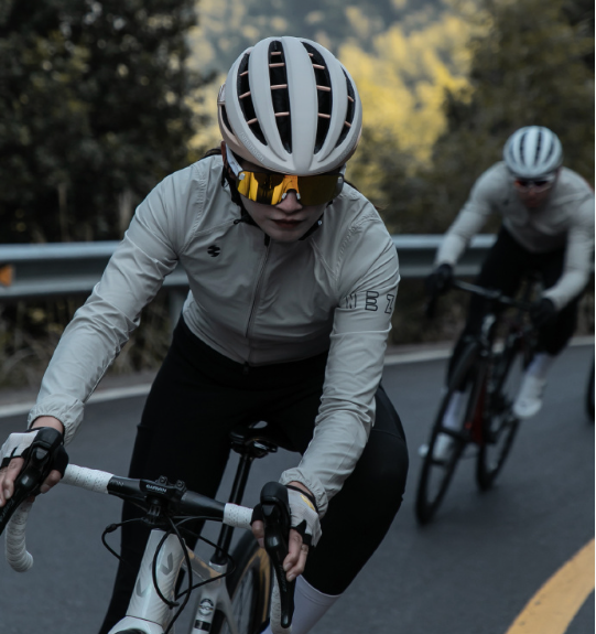 7 features of life-preserving bike helmets: the tangle of lives and prices