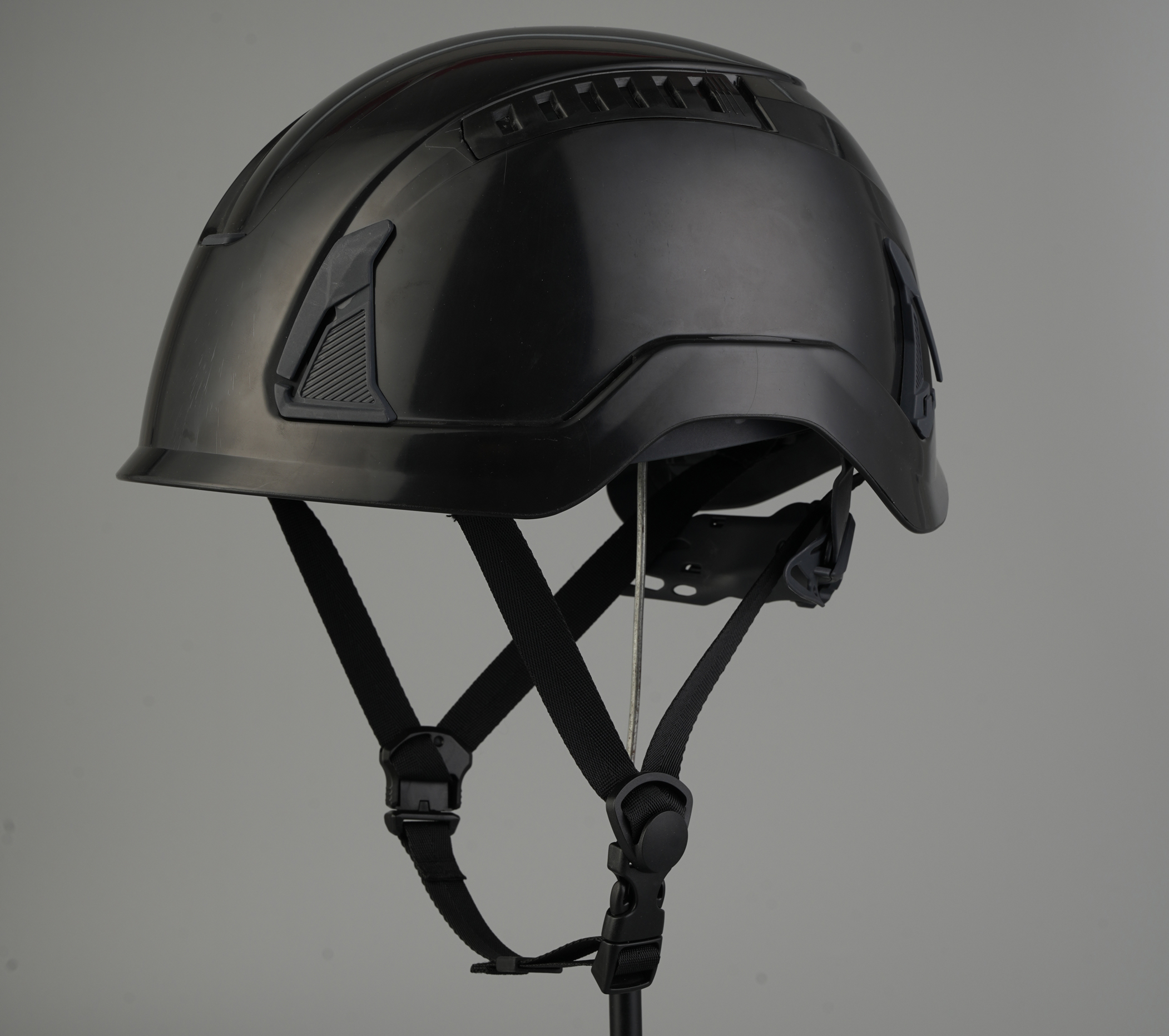 Safe Guardian, Fearless Rock Climbing – Dual Certified EN397 & EN12492 Helmet
