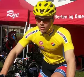 Why Dutch Cyclists Never Ride Without a Helmet